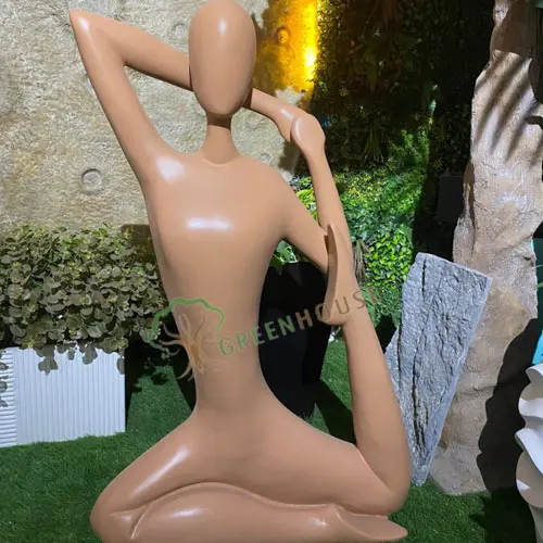 Lady-Statue