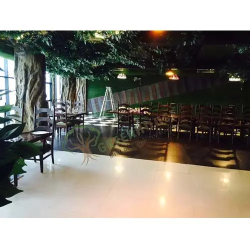 Restaurant-Artificial-Tree