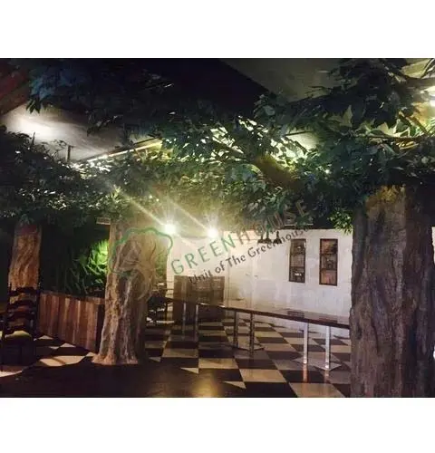 Restaurant-Artificial-Tree