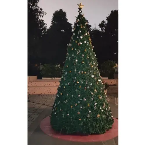 Artificial-Christmas-Tree