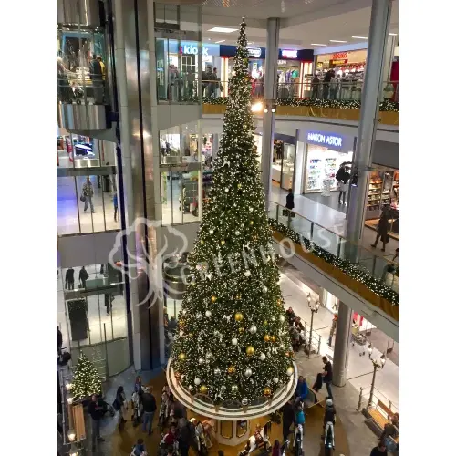 Artificial-christmas-tree