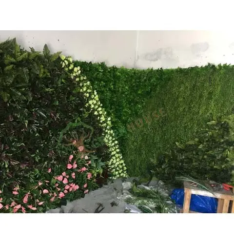 Greenwall-Artificial-1