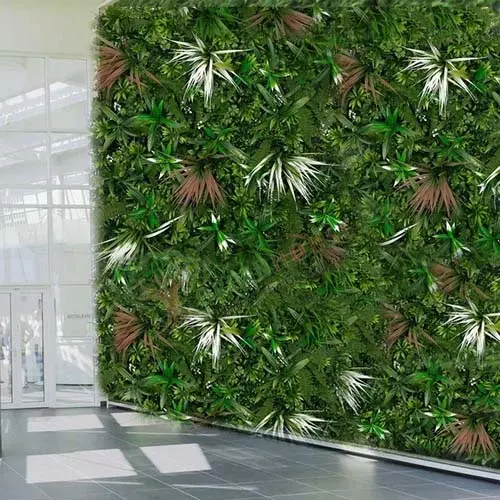 Greenwall-Artificial-1