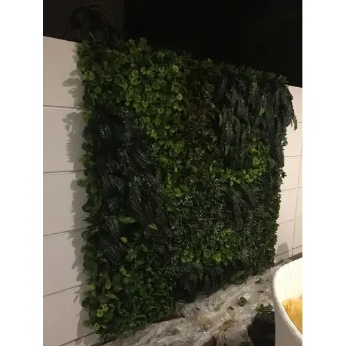 Greenwall-Artificial-1