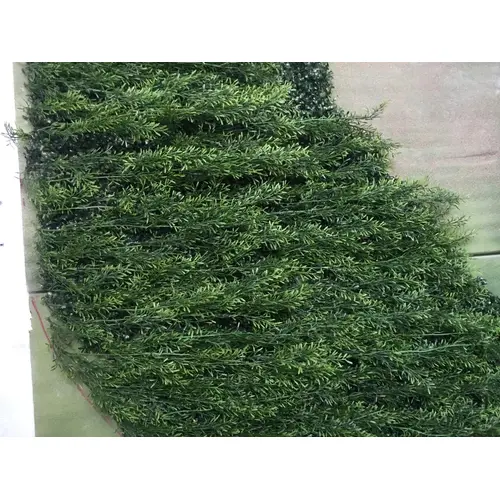 Greenwall-Artificial-1
