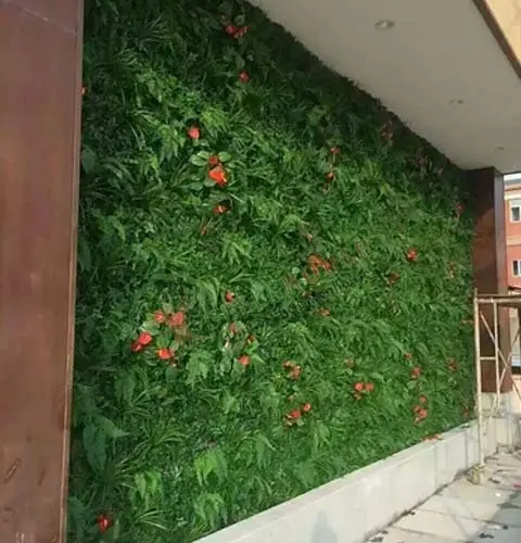Greenwall-Artificial-1